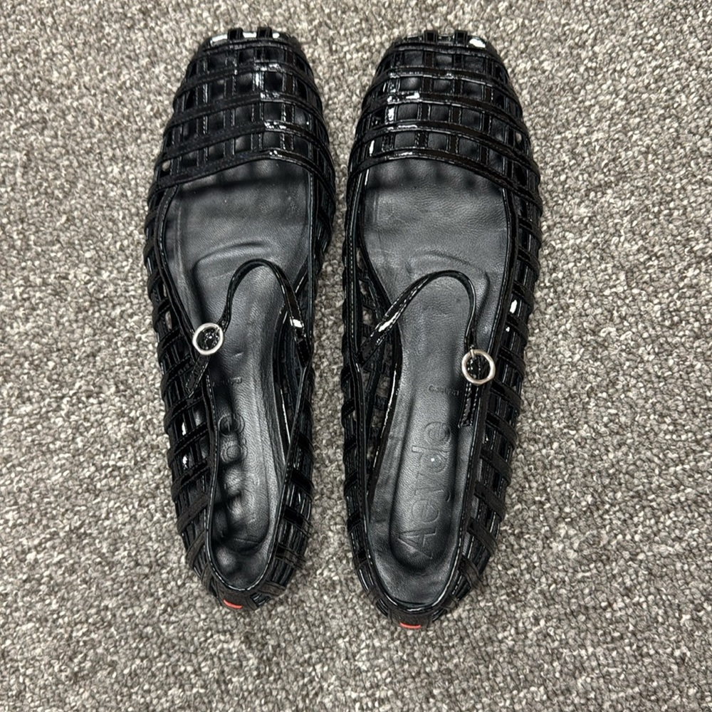Black Mesh Slides